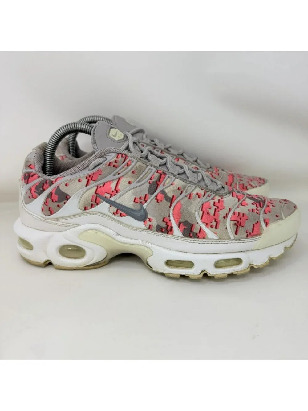 Nike Air Max Plus TN Running Shoes Gray Pink Women’s Size 9